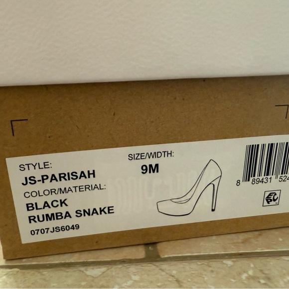 Jessica Simpson Black Stiletto Heels with Pointed Toe snake pattern - Picture 5 of 6